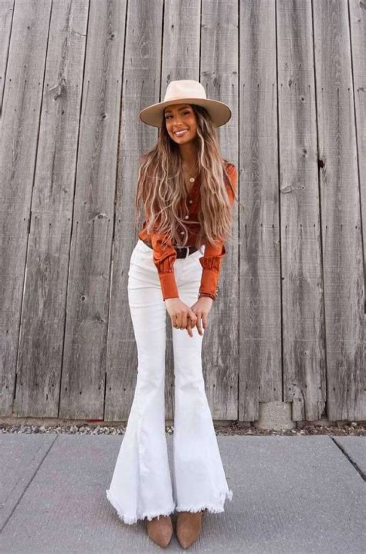 Are bell bottom pants in Style 2020?