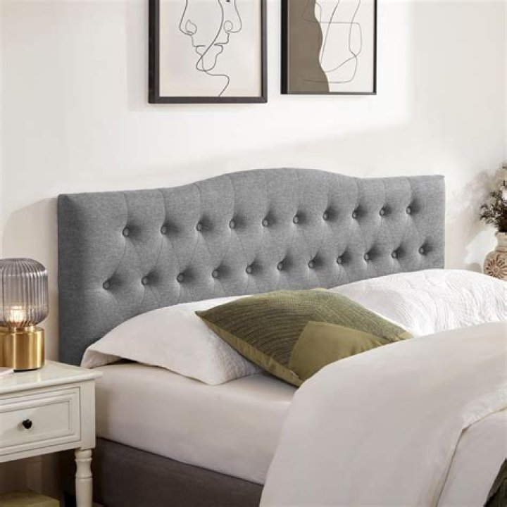 Are tufted headboards in style?