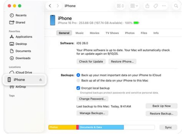 Does buying a movie on iTunes use data?