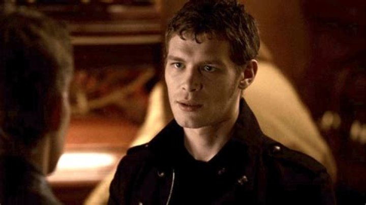 Does Klaus kill Elena?