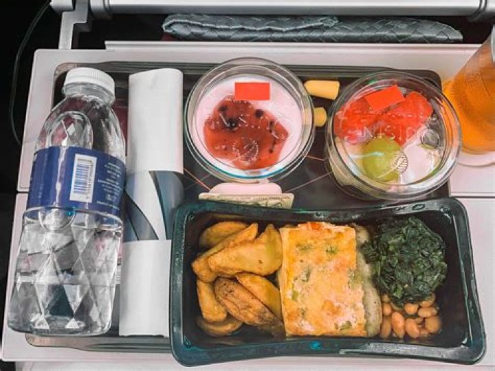Does South African Airways serve food?