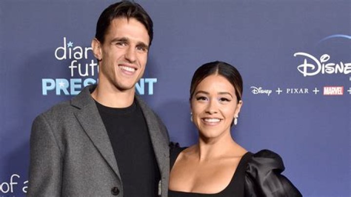 How did Gina Rodriguez meet her husband?
