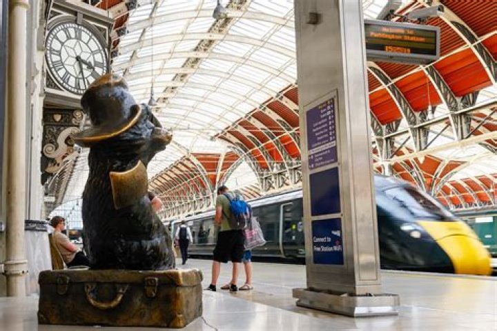 How do I get from Paddington to St Pancras tube station?