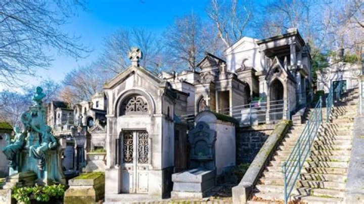 How do I get to Pere Lachaise?