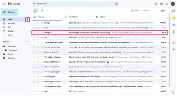 How do I make unread messages bold in Gmail?