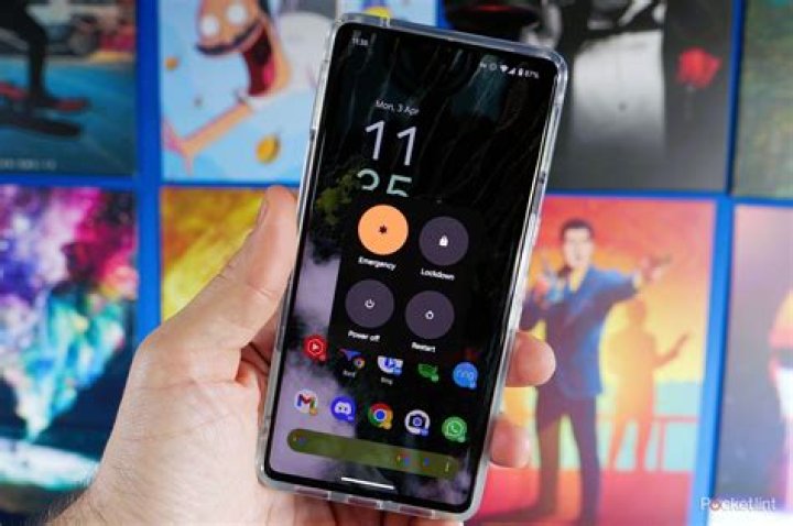 How do you turn on wallpaper steamer?