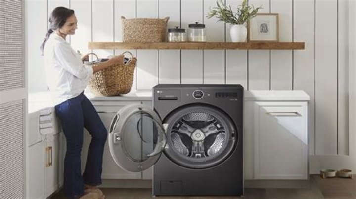 How does the steam cycle work on LG washer?