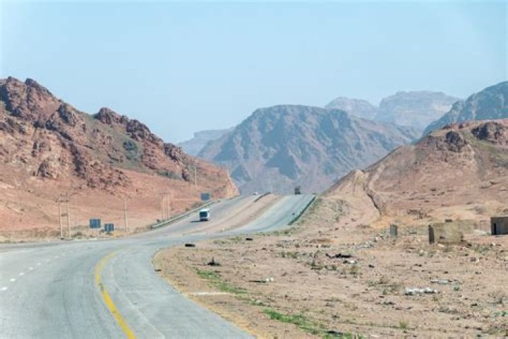 How long drive from Petra to Aqaba?