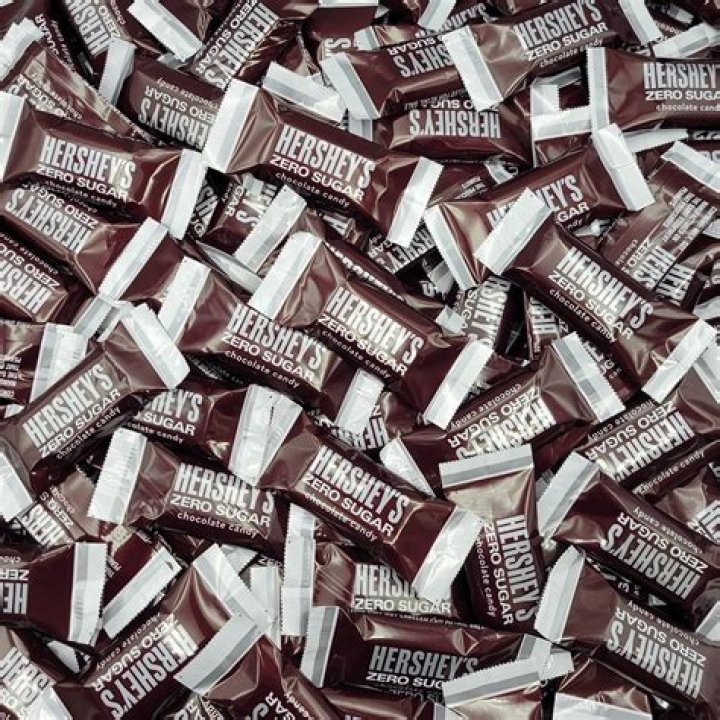 How many mini Hershey bars come in a bag?