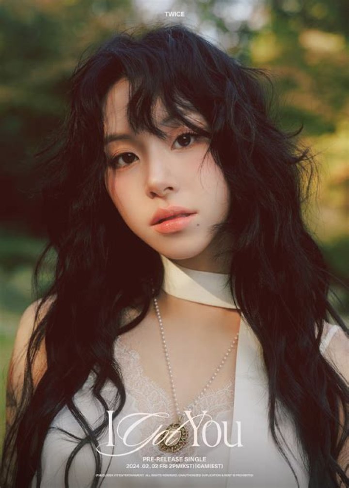 How old is Lee Chaeryeong?