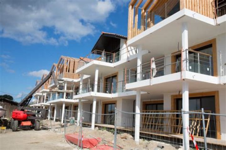 Is Hoa responsible for balcony repairs in California?