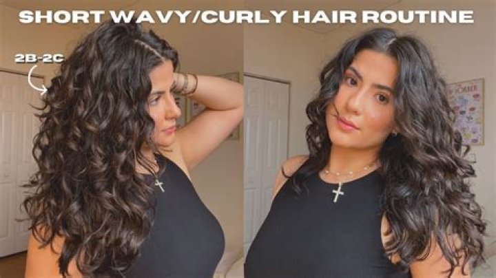 Is Moana's hair curly or wavy?