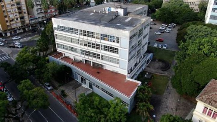 Quantos anos tem uma faculdade de arquitetura?