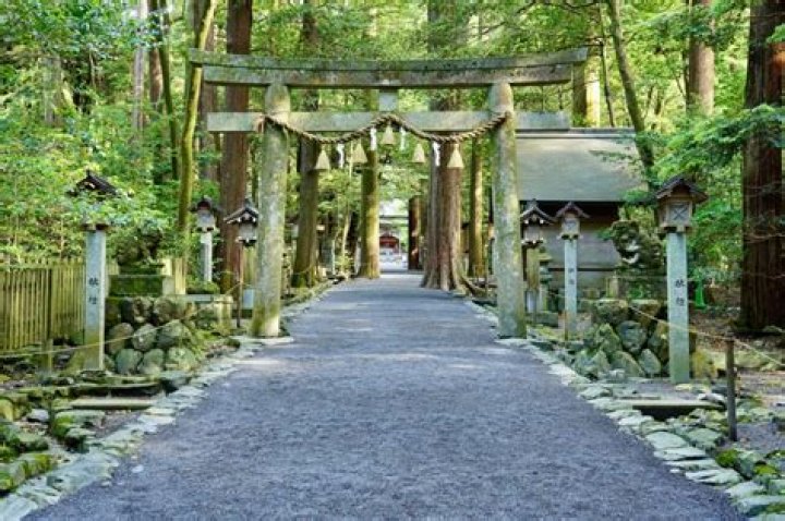 What construction method was used to construct the Ise Shrine?