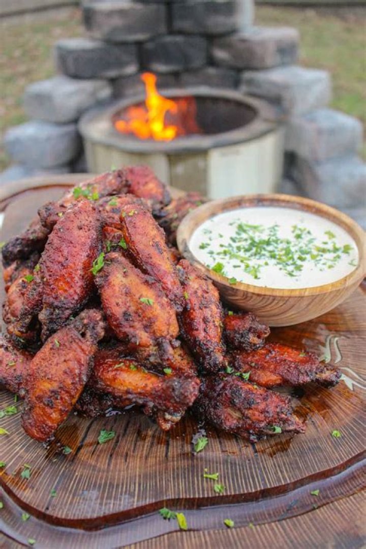 What goes good with hot buffalo wings?