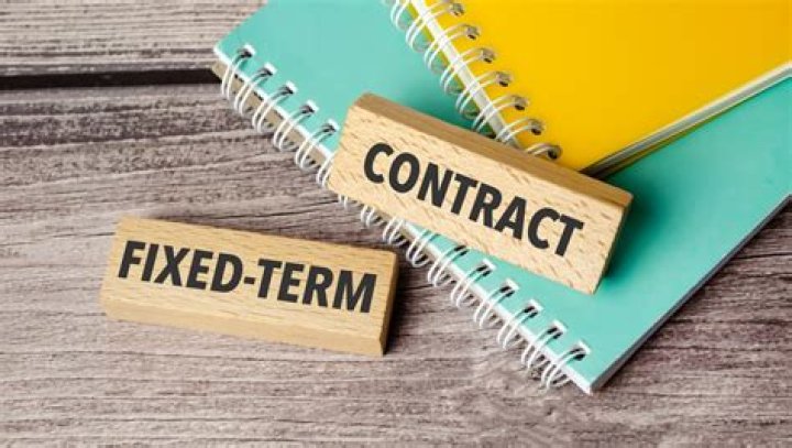 What is the difference between fixed term contract and permanent one?