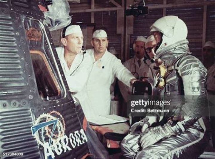 What was the purpose of Aurora 7 Scott Carpenter's flight?