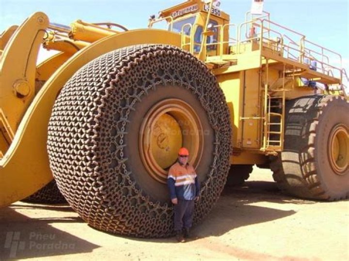 Which is the biggest truck?