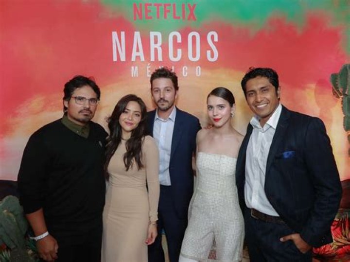 Who plays Miguel in narcos?